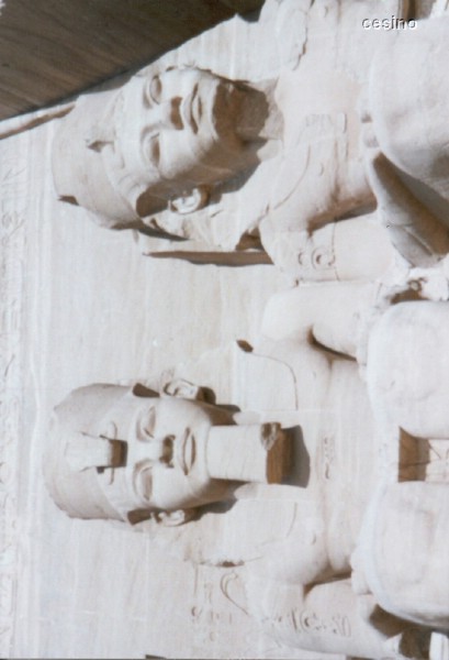 abusimbel2.jpg